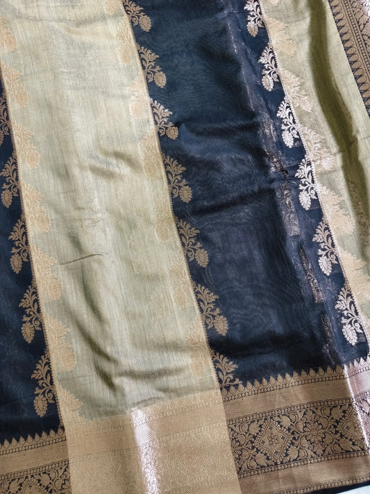 Black Dual Color Cotton Saree with zari