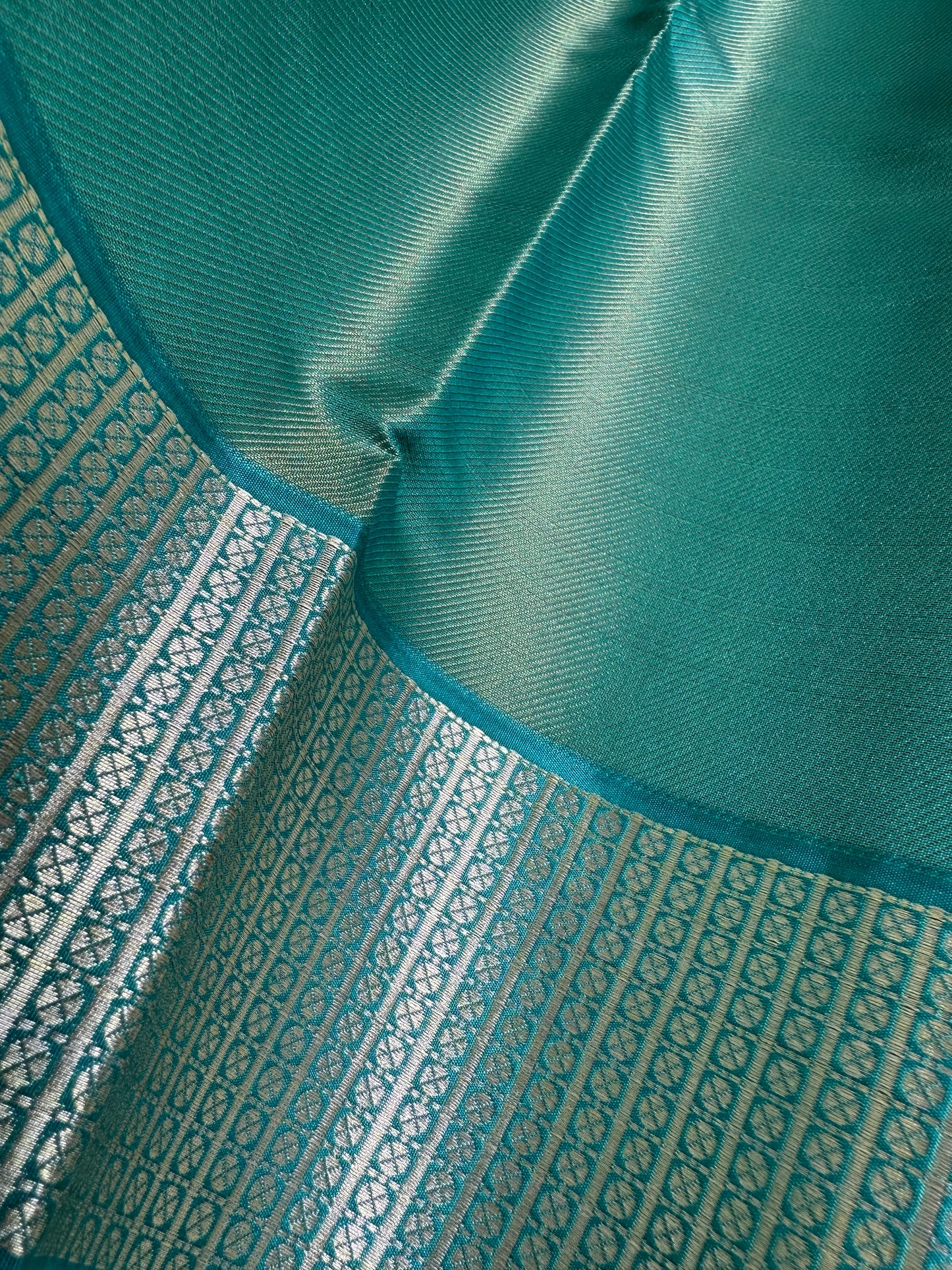 Dual Tone Green Banarasi Tanchui Saree